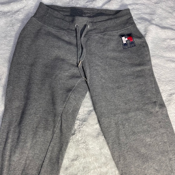 Grey Sport Tommy Hilfiger sweat pants ( top sold separately) - Picture 3 of 4